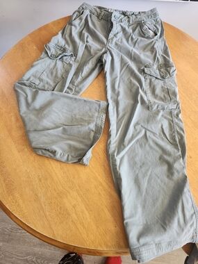 Olive Green American Eagle Mid Rise Baggy Wide Leg Cargo Pants - Size 6